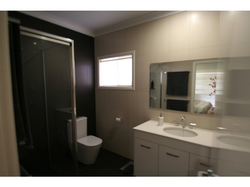 52 Kidd Street, Emerald QLD 4720