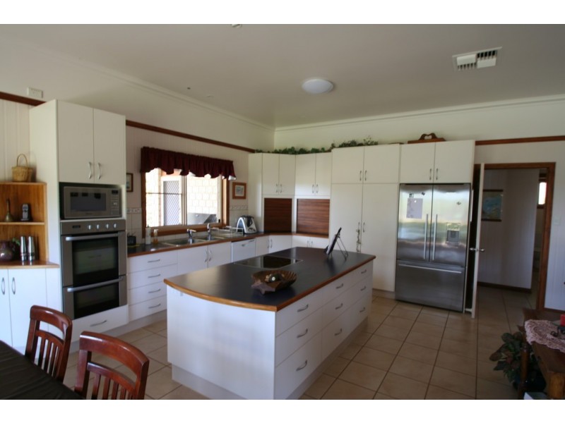 7 Mares Tail Lane, Springsure QLD 4722