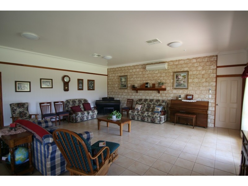 7 Mares Tail Lane, Springsure QLD 4722