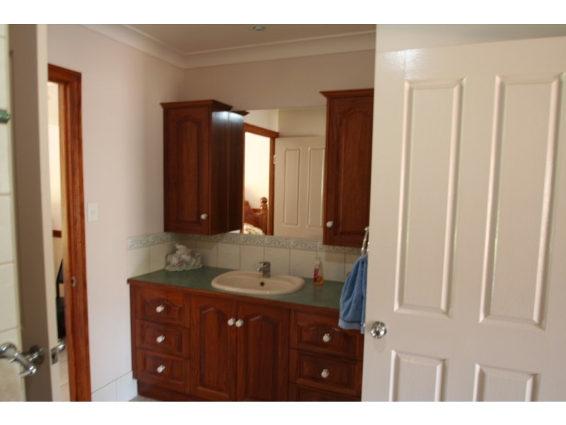 7 Mares Tail Lane, Springsure QLD 4722