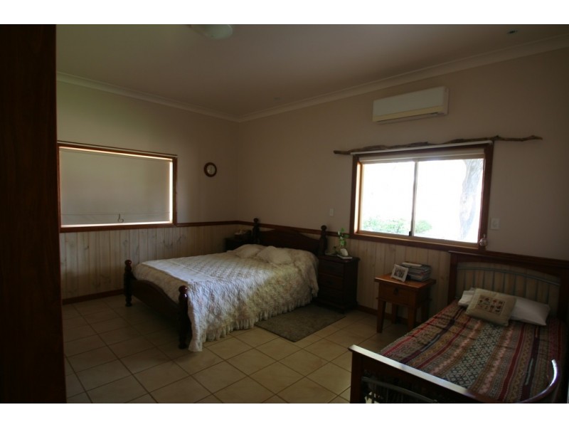 7 Mares Tail Lane, Springsure QLD 4722
