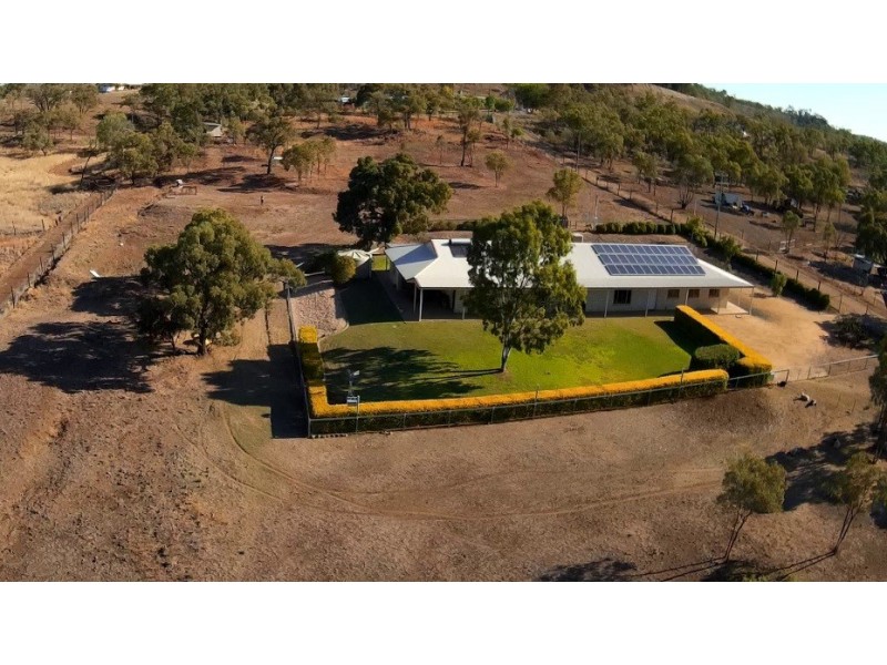 7 Mares Tail Lane, Springsure QLD 4722