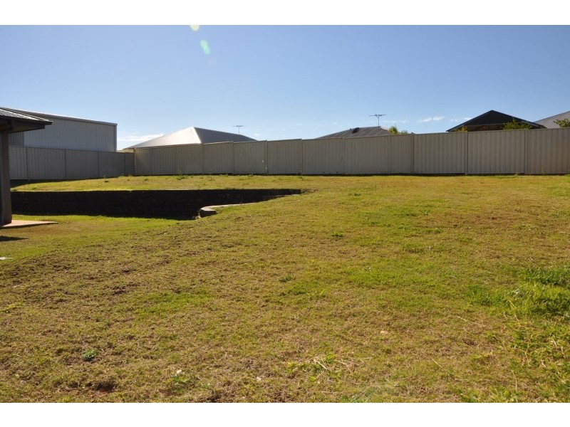 64 Lakeside Drive, Emerald QLD 4720