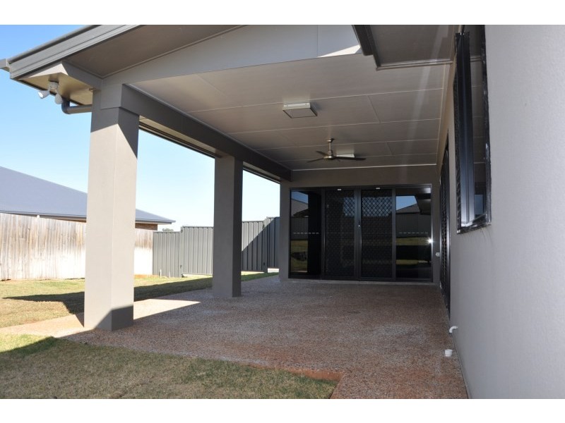 64 Lakeside Drive, Emerald QLD 4720