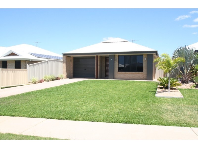 7b Desgrand Street, Emerald QLD 4720