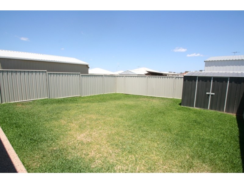 7b Desgrand Street, Emerald QLD 4720