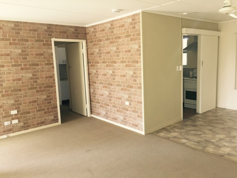 22 Racecourse Rd, Emerald QLD 4720