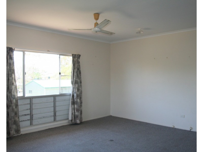6 Moran Street, Capella QLD 4723