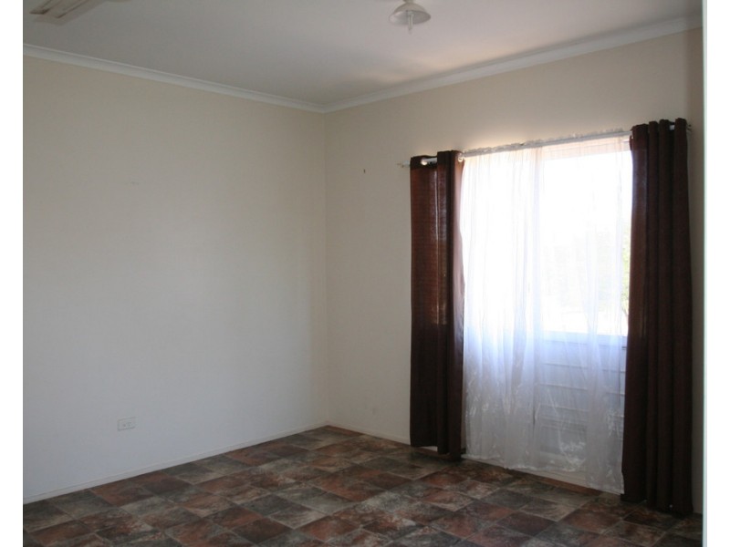 6 Moran Street, Capella QLD 4723