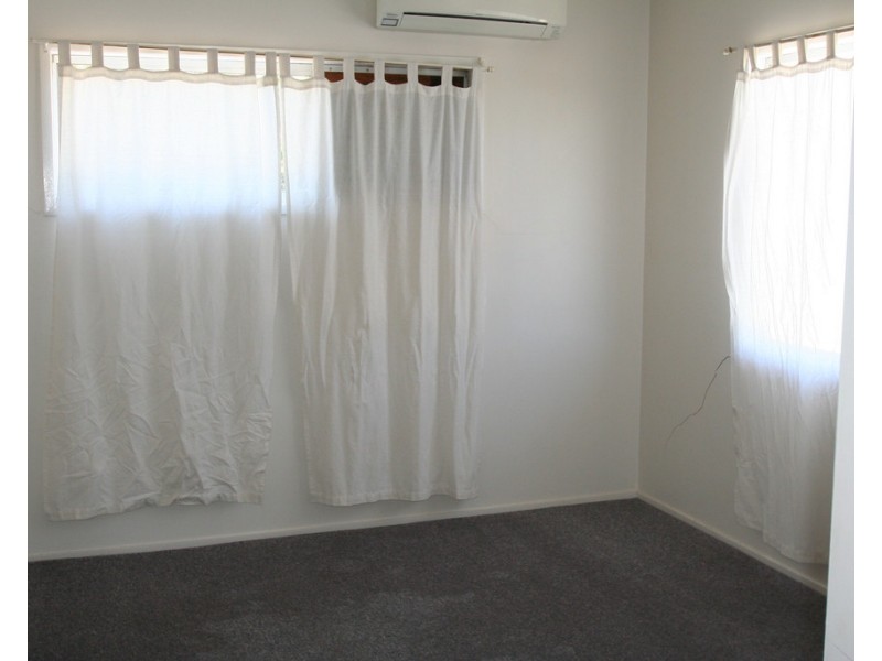 6 Moran Street, Capella QLD 4723
