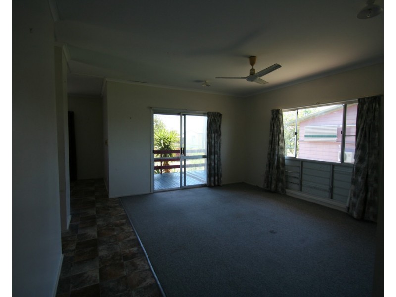 6 Moran Street, Capella QLD 4723