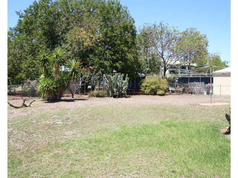6 Moran Street, Capella QLD 4723
