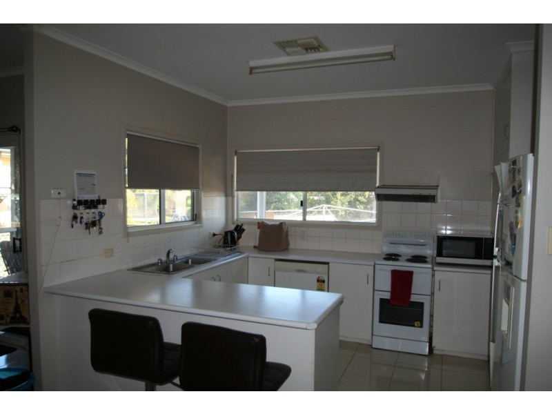 88 Moody Street, Emerald QLD 4720