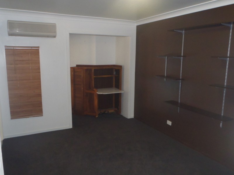 24 Cowan Crescent, Emerald QLD 4720