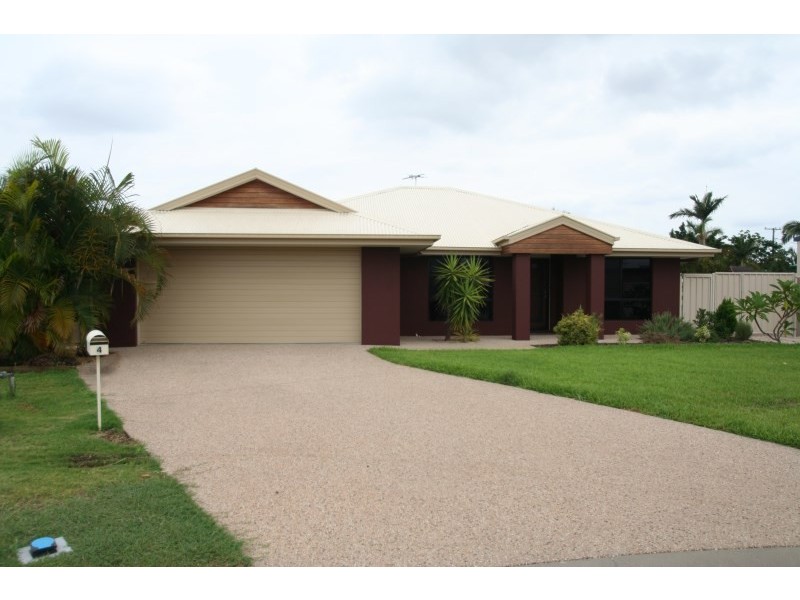 4 Highland Court, Emerald QLD 4720
