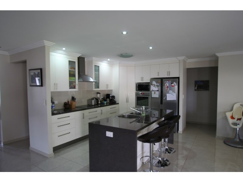 4 Highland Court, Emerald QLD 4720