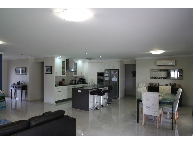 4 Highland Court, Emerald QLD 4720
