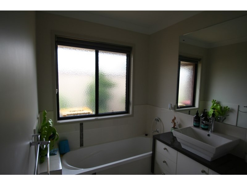 4 Highland Court, Emerald QLD 4720