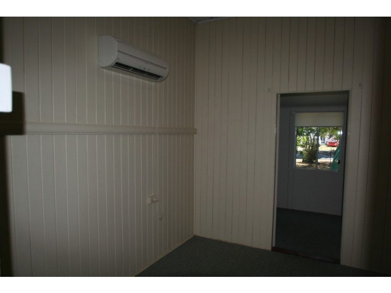 118 Borilla  Street, Emerald QLD 4720