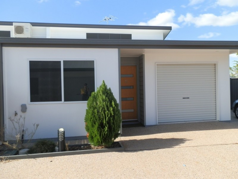 Unit 11/55a Gray Street, Emerald QLD 4720