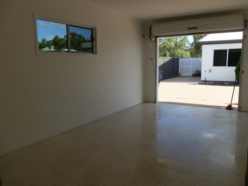 Unit 11/55a Gray Street, Emerald QLD 4720