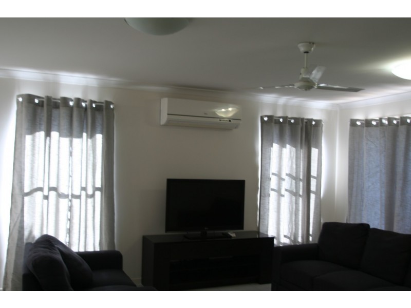 1/28 Lakeside Drive, Emerald QLD 4720