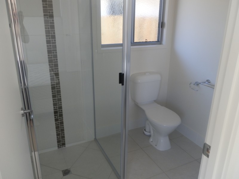 1/28 Lakeside Drive, Emerald QLD 4720