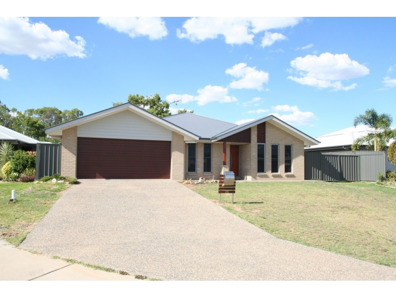 25 Newman Drive, Emerald QLD 4720