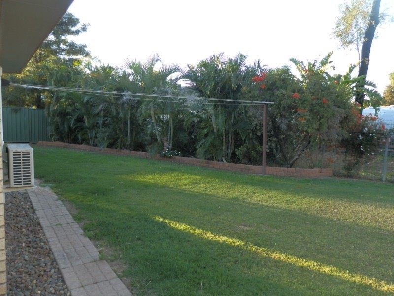 4 Wren Court, Emerald QLD 4720