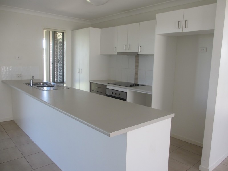 61 Lakeside Drive, Emerald QLD 4720