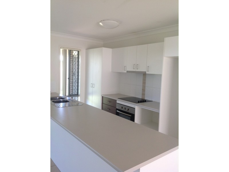 61 Lakeside Drive, Emerald QLD 4720