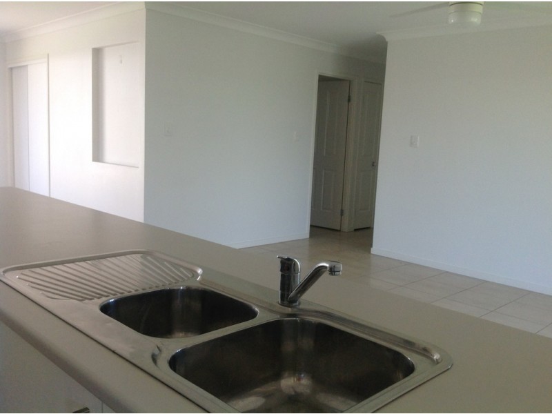 61 Lakeside Drive, Emerald QLD 4720