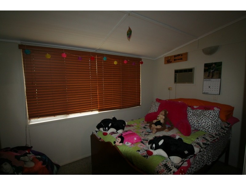 2 Pill Street, Emerald QLD 4720