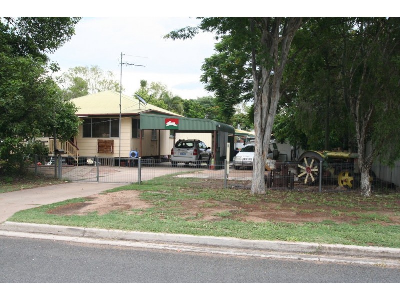 2 Pill Street, Emerald QLD 4720
