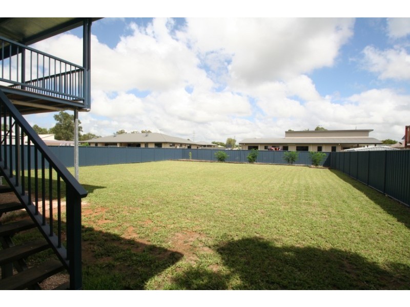 17 Gray Street, Emerald QLD 4720