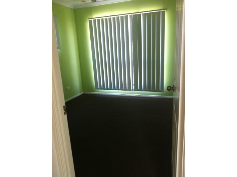 17 Gray Street, Emerald QLD 4720