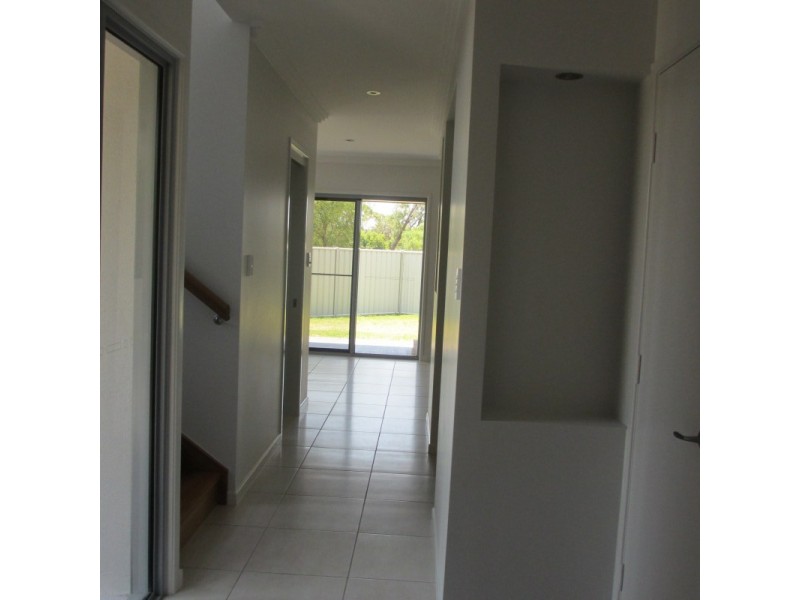 Villa 4, 18-24 Mooney Crescent, Emerald QLD 4720