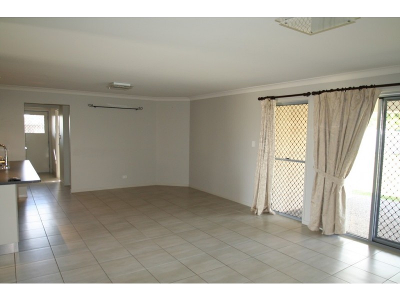 25 Newman Drive, Emerald QLD 4720