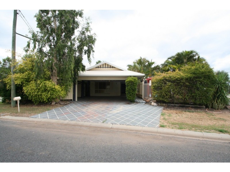 24 Cowan Crescent, Emerald QLD 4720