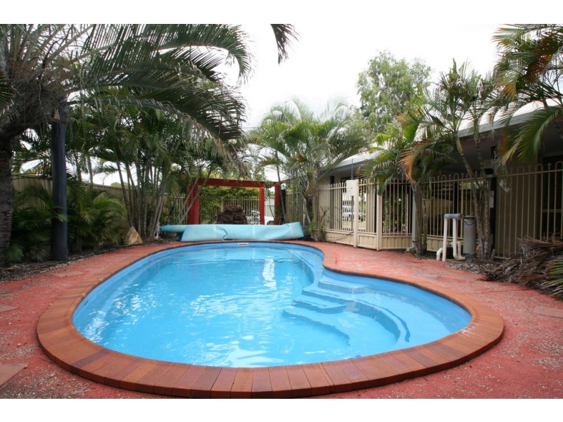 24 Cowan Crescent, Emerald QLD 4720