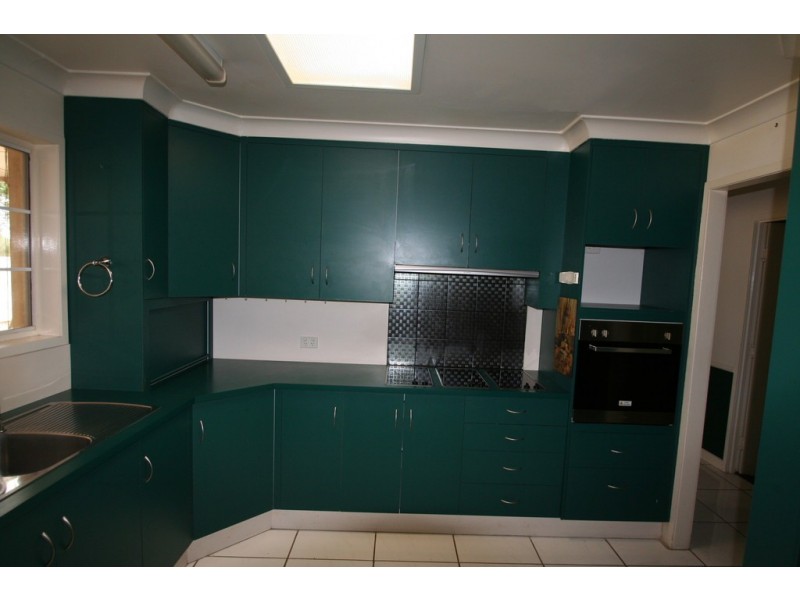 24 Cowan Crescent, Emerald QLD 4720