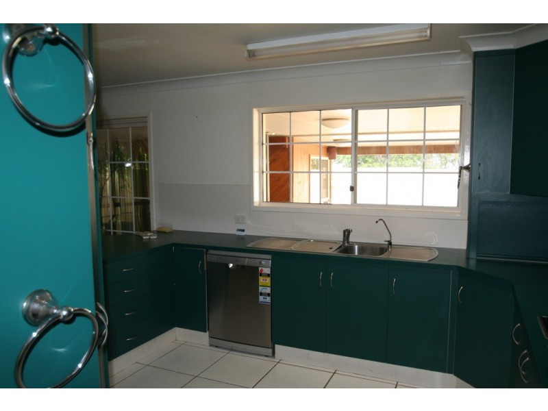 24 Cowan Crescent, Emerald QLD 4720