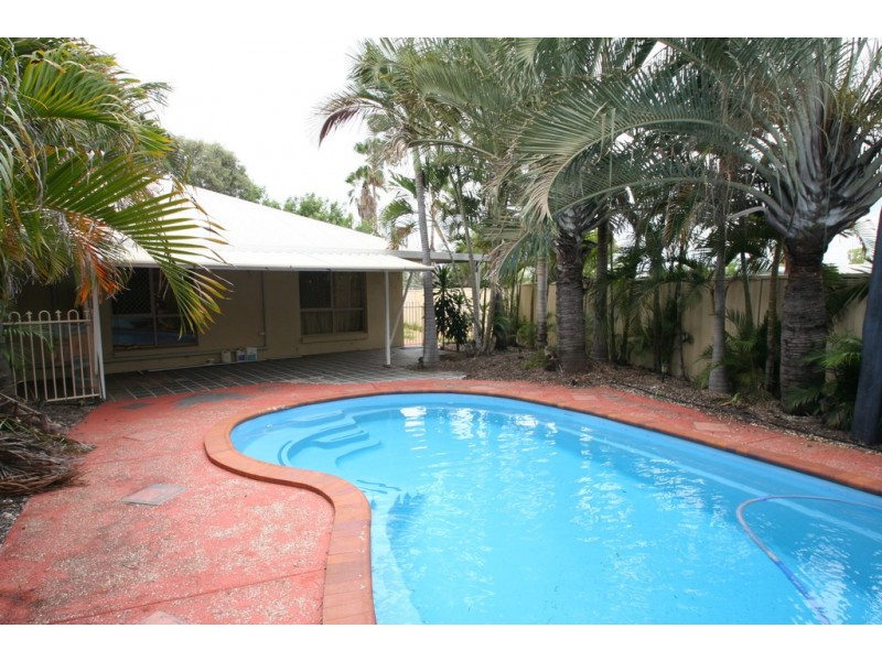 24 Cowan Crescent, Emerald QLD 4720