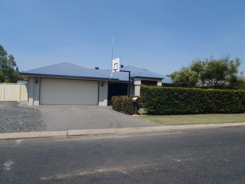 3 Russ Layton Drive, Emerald QLD 4720