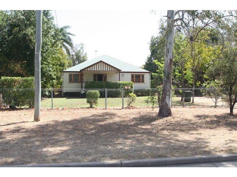 4 Little Street, Emerald QLD 4720