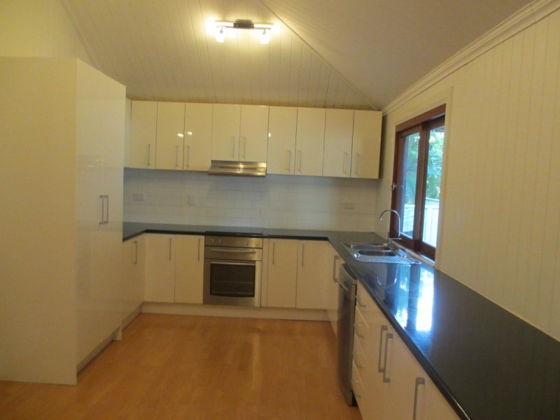 4 Little Street, Emerald QLD 4720