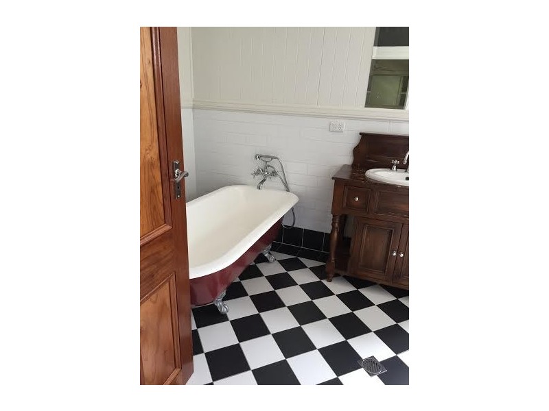 4 Little Street, Emerald QLD 4720