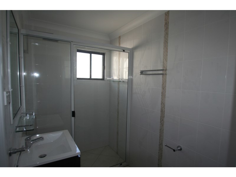 Unit 4/9 Cypress Drive, Emerald QLD 4720