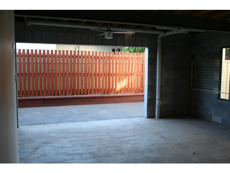 Unit 4/9 Cypress Drive, Emerald QLD 4720