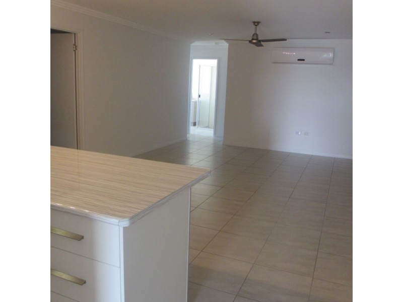 63 Lakeside Drive, Emerald QLD 4720